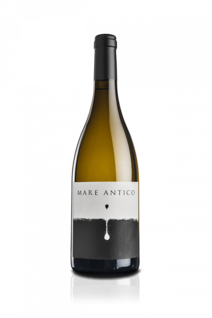 A bottle of Decugnano dei Barbi MARE ANTICO Orvieto Classico Superiore DOC 2021 with a minimalist black and white abstract art label and black cap, displayed against a white background.